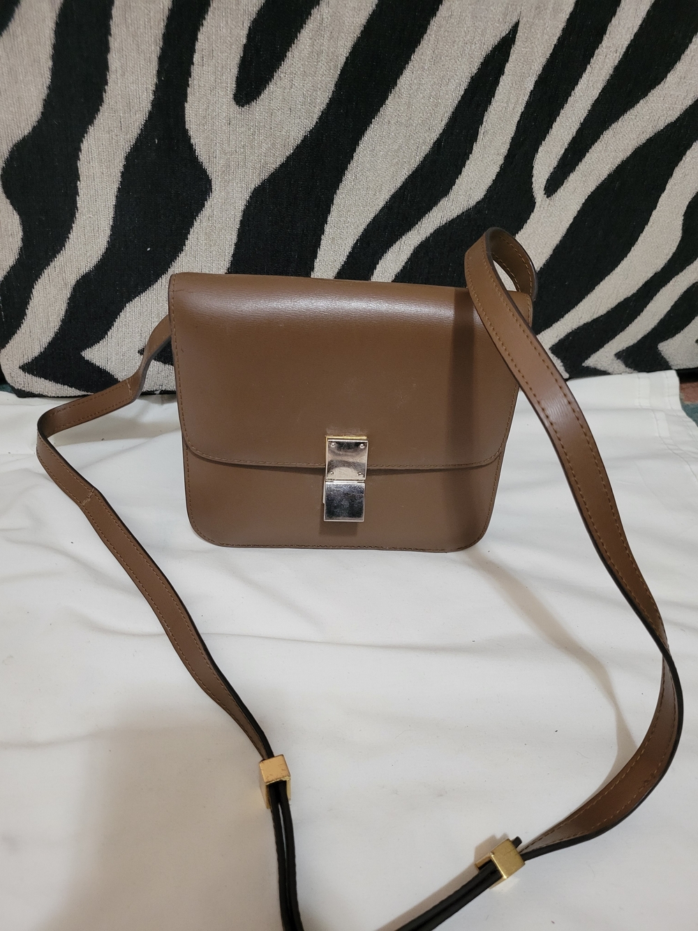 Fashion Celine Classic Pushlock Closure Caramel Crossbody